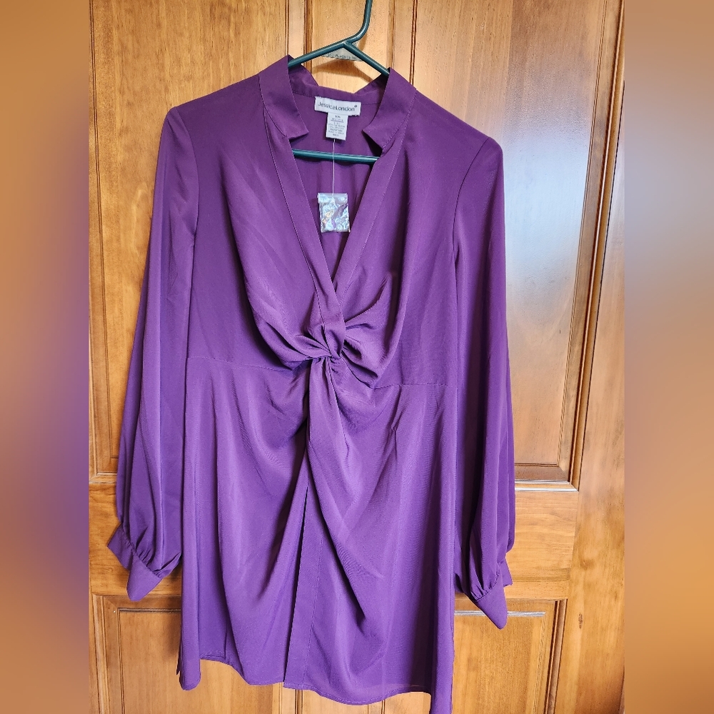NWT Jessica London Purple Gather Blouse. Size 16W. Side Zip for flattering look
